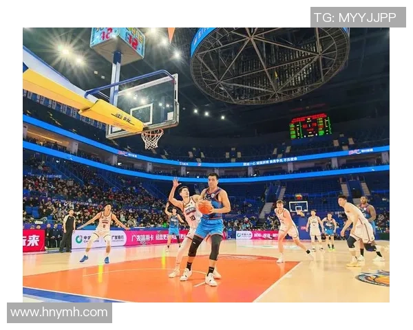 南京队与四川队在CBA赛场的激烈对决引发球迷热议与期待